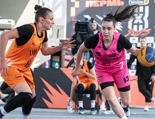 Без поражений только два фаворита