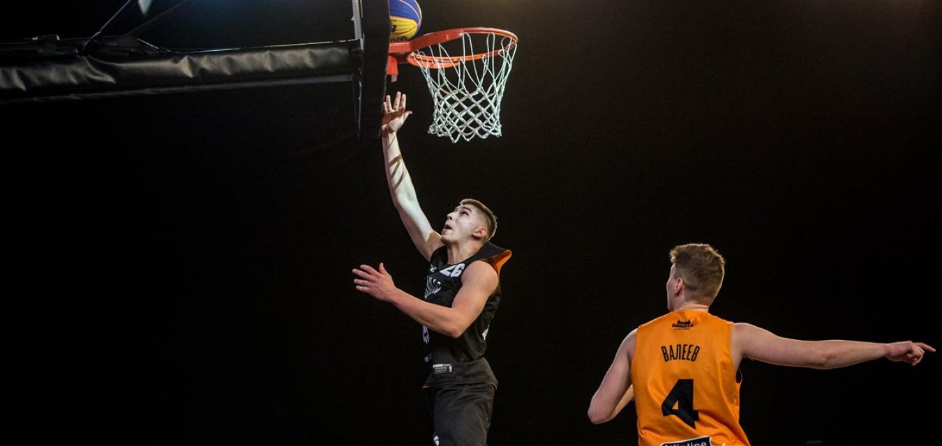 «Грязные парни», «ХелиТаб» и «Байкал» сыграют в заключительном тандеме сезона