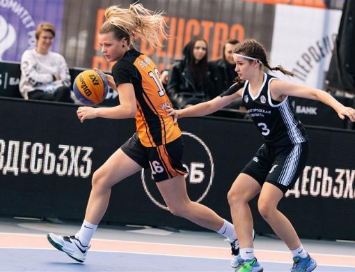 На Первенстве U18 определились 8 участников плей-офф из 12