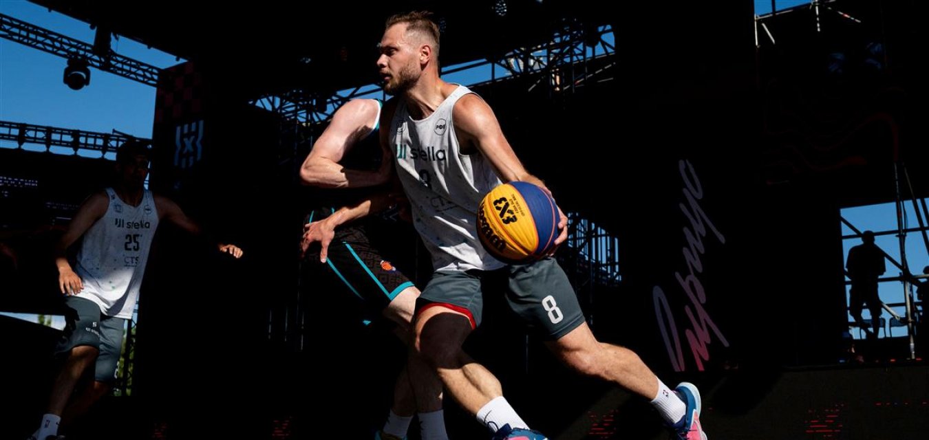 Подвиг Заботина - IPBL-Stella отыграла «-9», яркий дебют Karjala и «Яра»